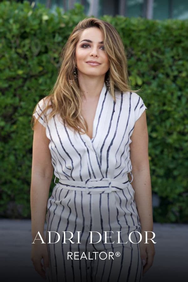 photo of agent, ADRIANA DELOR